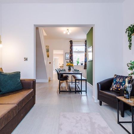 Stunning 3-Bed Nantwich Home: Ideal Group Getaway Exterior photo