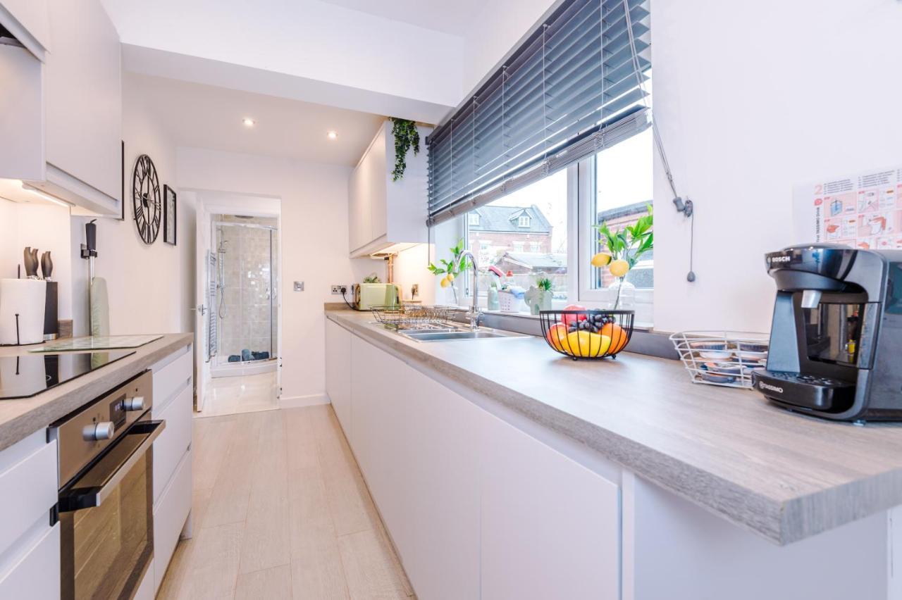 Stunning 3-Bed Nantwich Home: Ideal Group Getaway Exterior photo